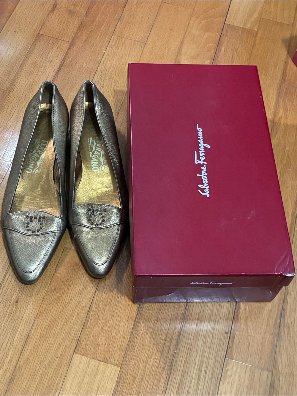 Salvatore Ferragamo Metallic Gold Leather Loafers size 7.5 like new Authentic